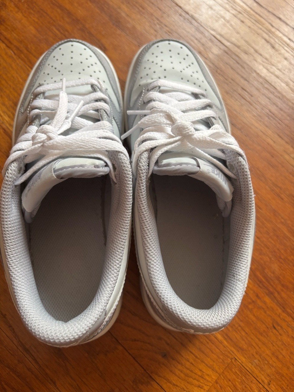 Kids 5.5y (women’s 7) wolf grey dunks - Picture 8 of 10